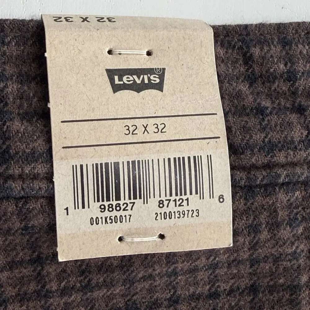 Levis levi brown